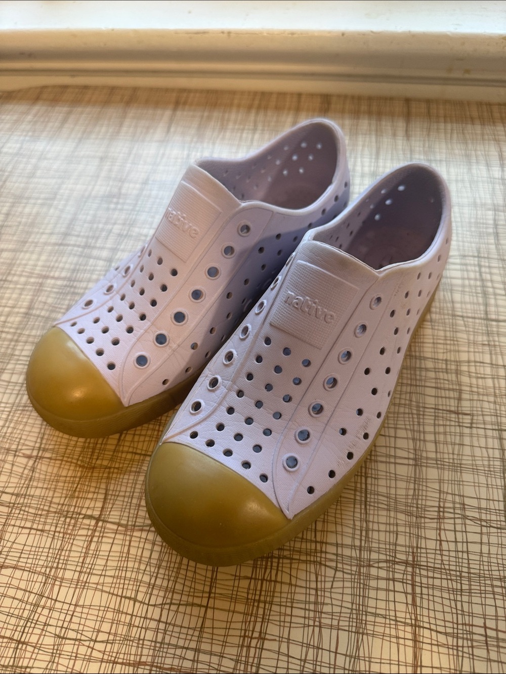 Native Slip-On Shoes in Light Purple with Olive Toe
